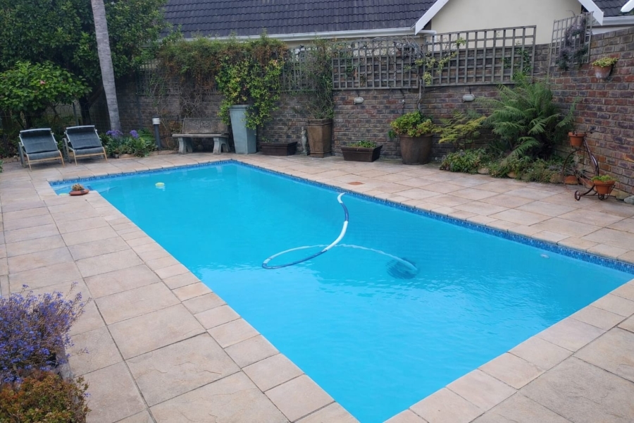 3 Bedroom Property for Sale in The Island Western Cape